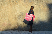 XXL beach bag with 2 removable clutch inner pockets - Pink Kiss 